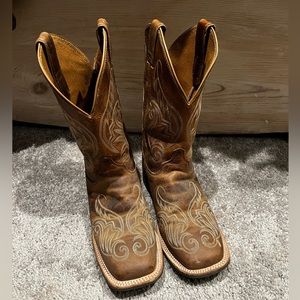 Women’s Square Toe Justin Boots Size 10